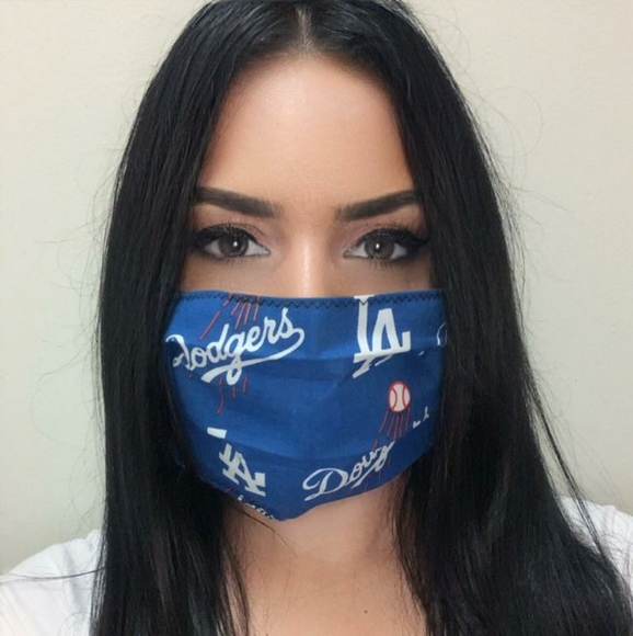 LA Dodgers Face Mask with Filter - Picture 1 of 2